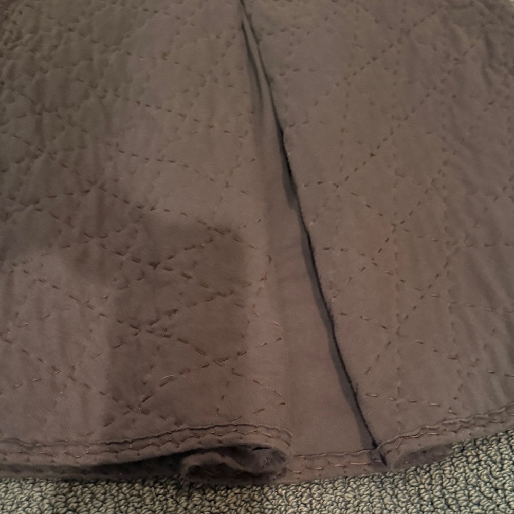 Elegant Quilted Sleeveless Coat - Picture 6 of 7